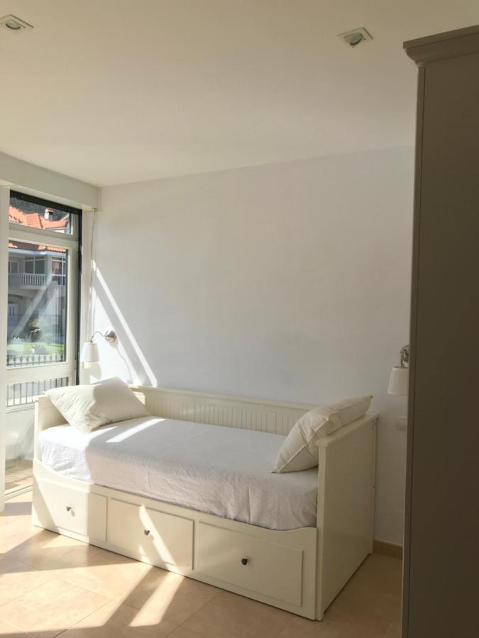 Apartamento Con Terraza Primera Linea De Playa Finisterre Exterior photo